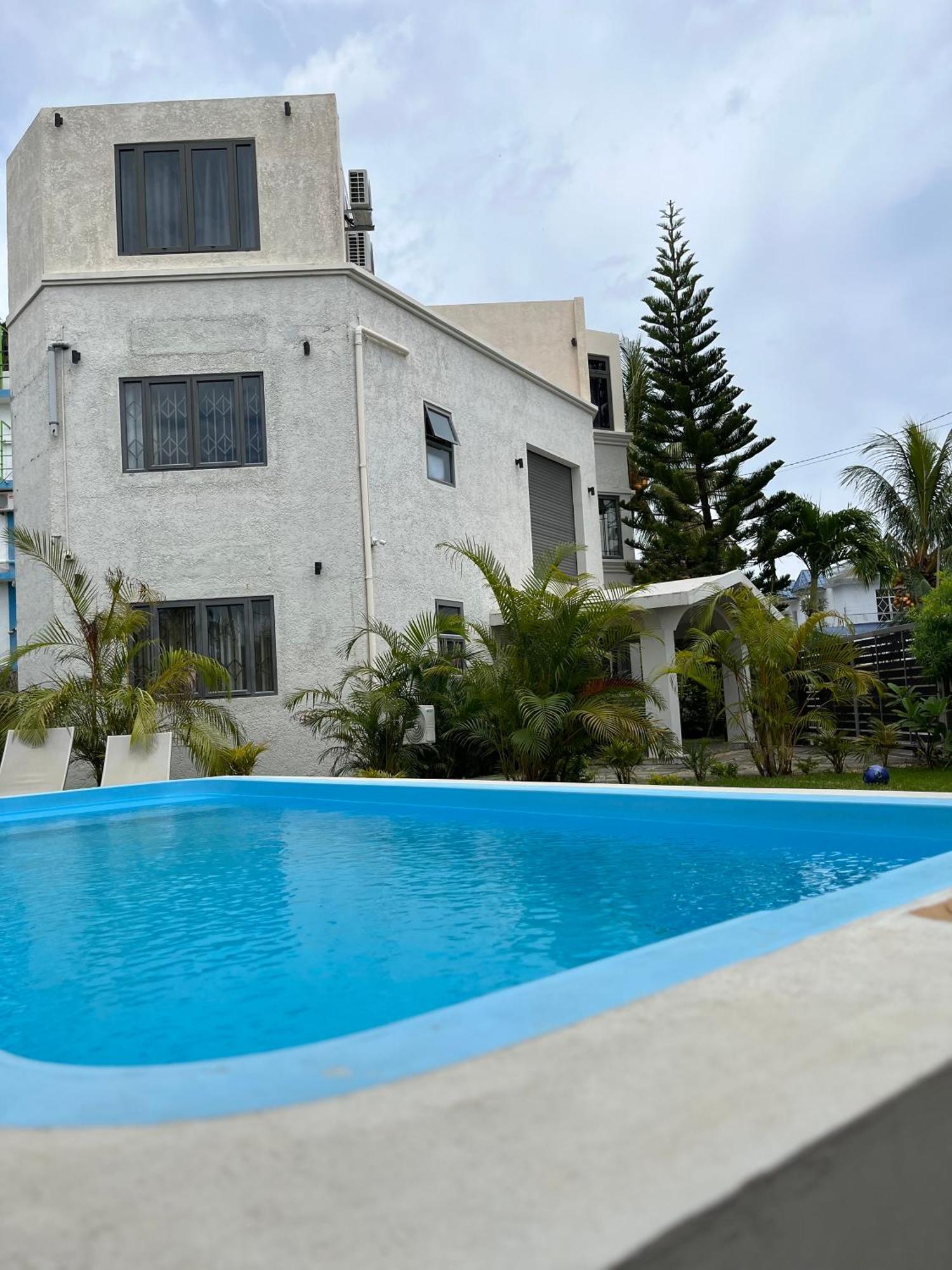 Cosy 2 Bedrooms Apts In Pereybere -Seasons Break Apartment Pereybere Beach ภายนอก รูปภาพ