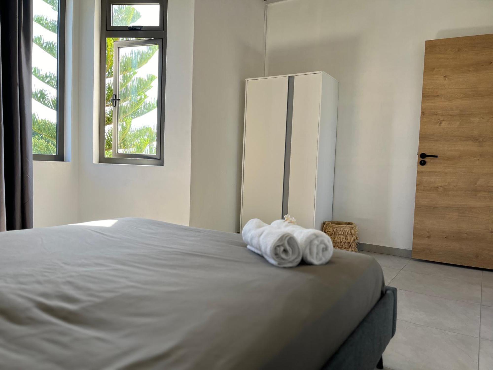 Cosy 2 Bedrooms Apts In Pereybere -Seasons Break Apartment Pereybere Beach ภายนอก รูปภาพ