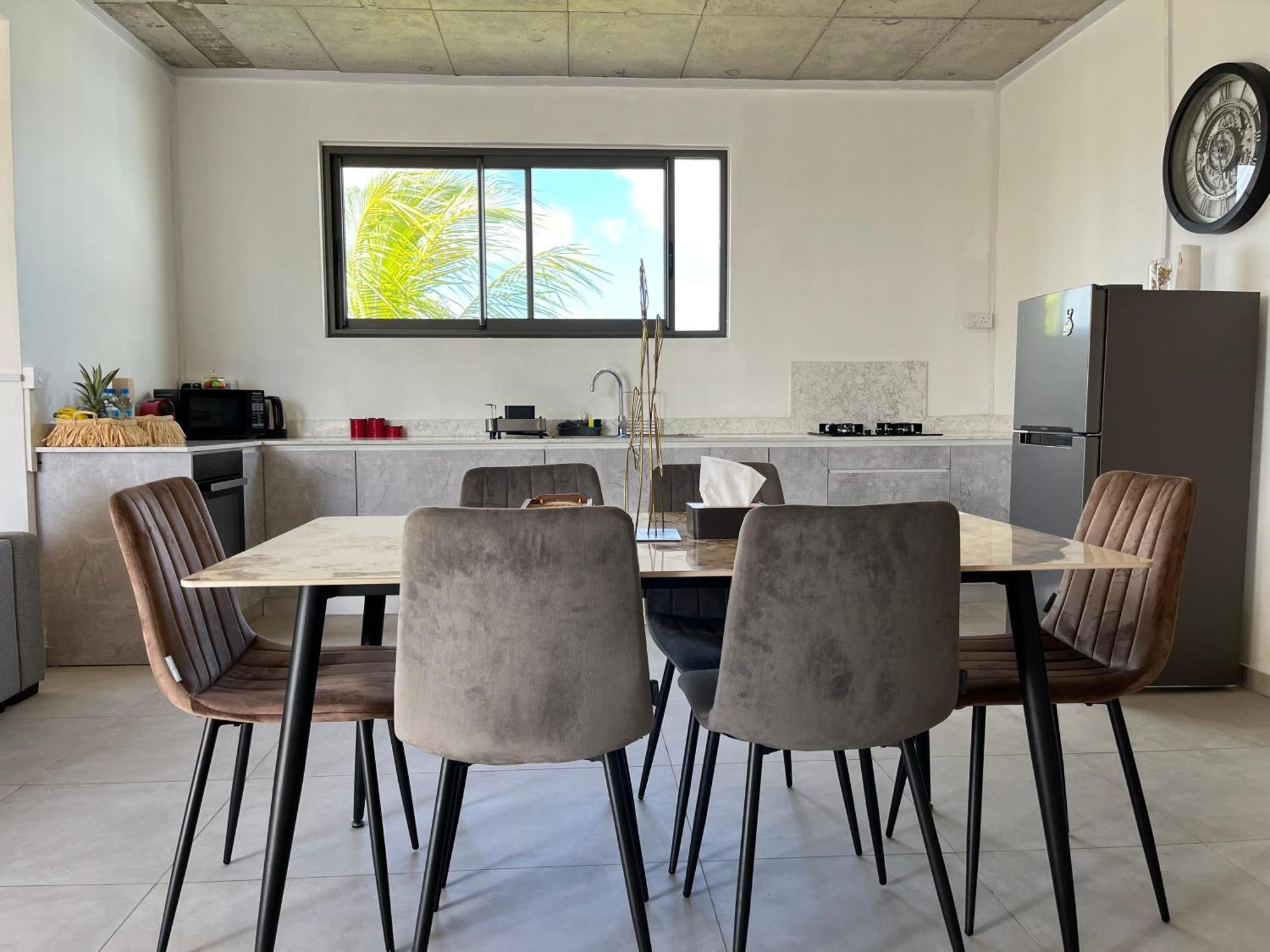 Cosy 2 Bedrooms Apts In Pereybere -Seasons Break Apartment Pereybere Beach ภายนอก รูปภาพ