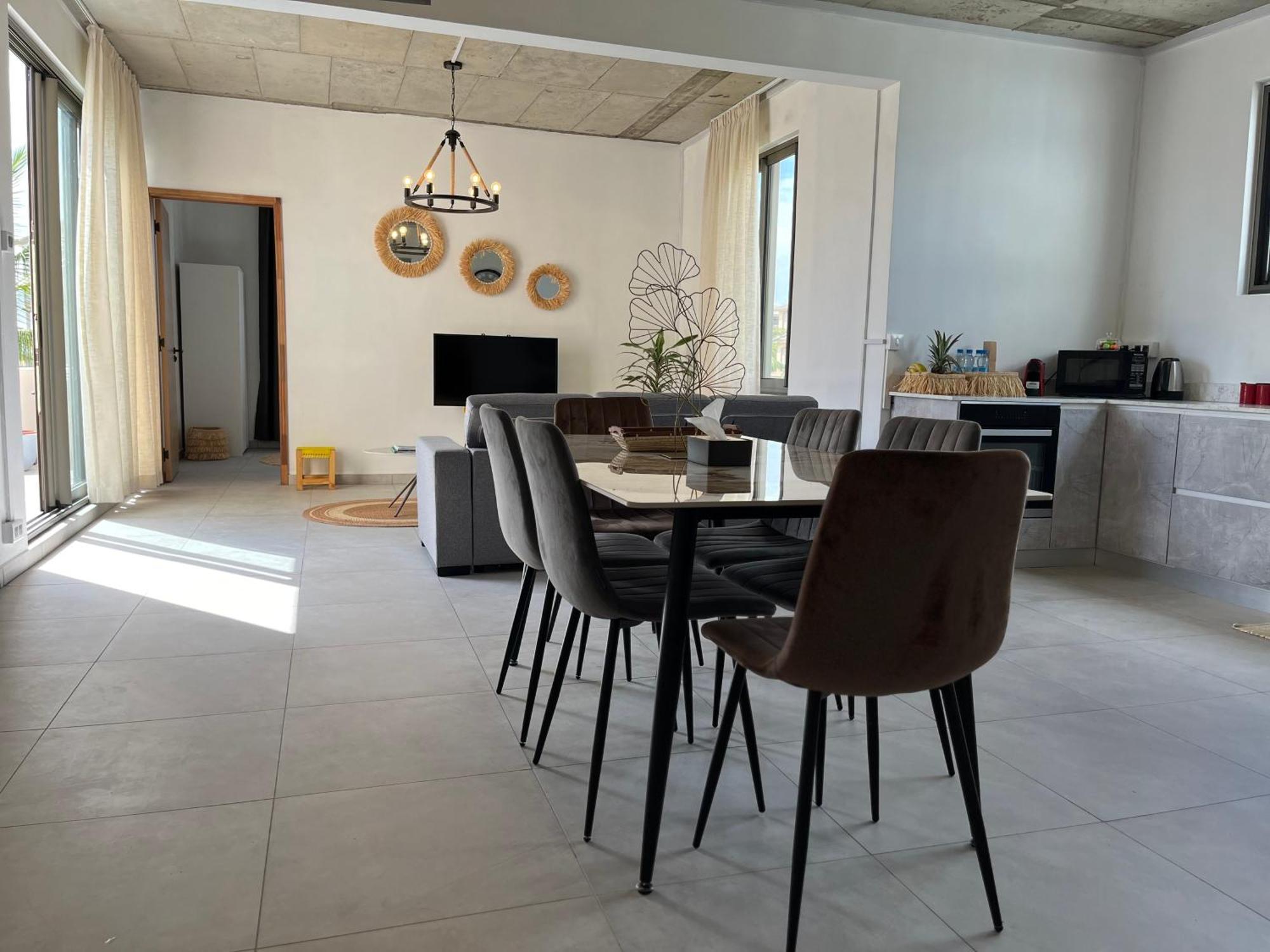 Cosy 2 Bedrooms Apts In Pereybere -Seasons Break Apartment Pereybere Beach ภายนอก รูปภาพ